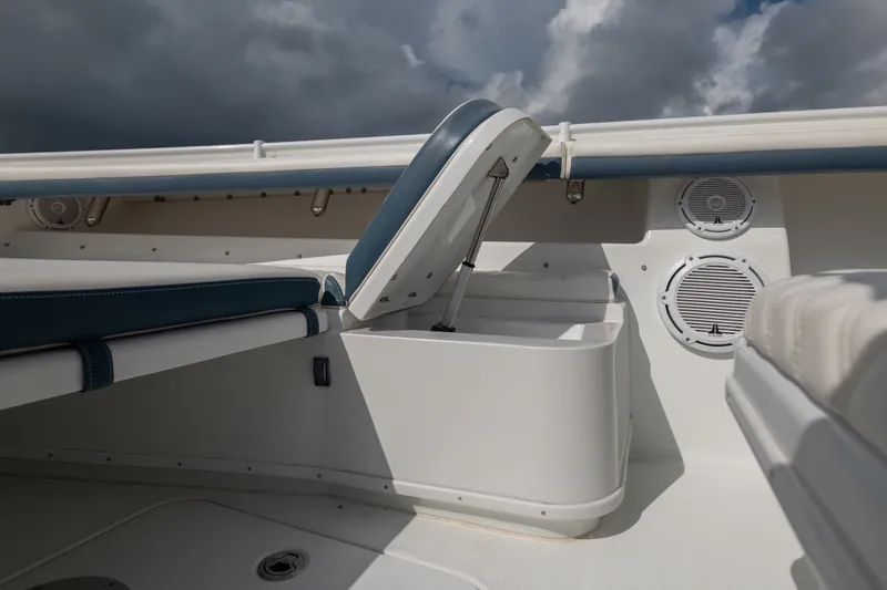 Slide: The Image of Yellowfin 36 Offshore 2017 - 36