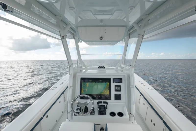 Slide: The Image of Yellowfin 36 Offshore 2017 - 24