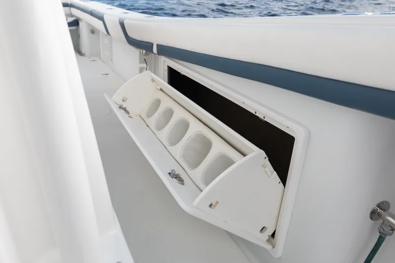 Slide: The Image of Yellowfin 36 Offshore 2017 - 29