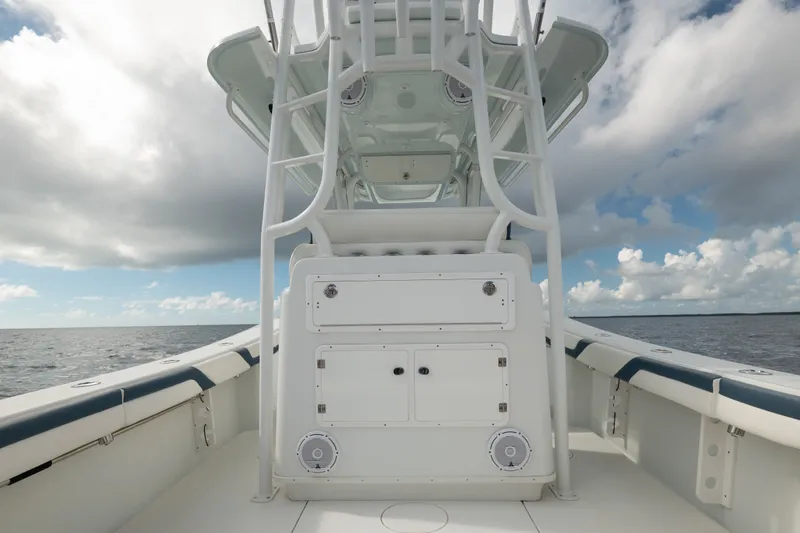 Slide: The Image of Yellowfin 36 Offshore 2017 - 16
