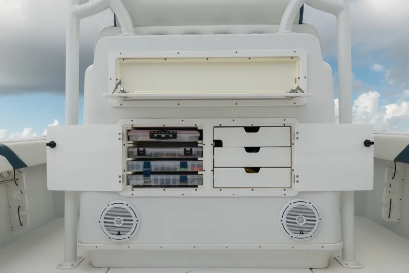 Slide: The Image of Yellowfin 36 Offshore 2017 - 17