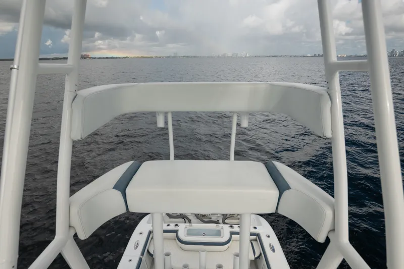 Slide: The Image of Yellowfin 36 Offshore 2017 - 15