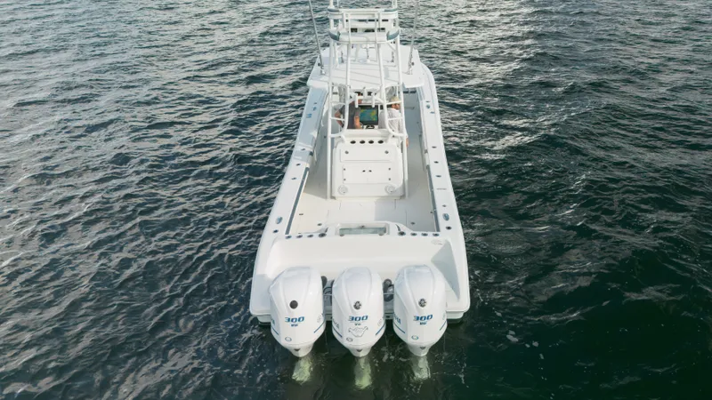 Slide: The Image of Yellowfin 36 Offshore 2017 - 3
