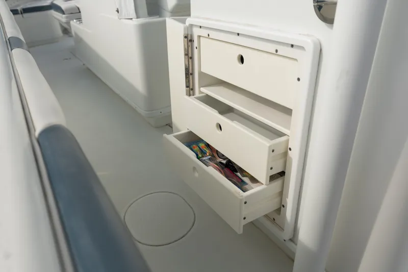 Slide: The Image of Yellowfin 36 Offshore 2017 - 30