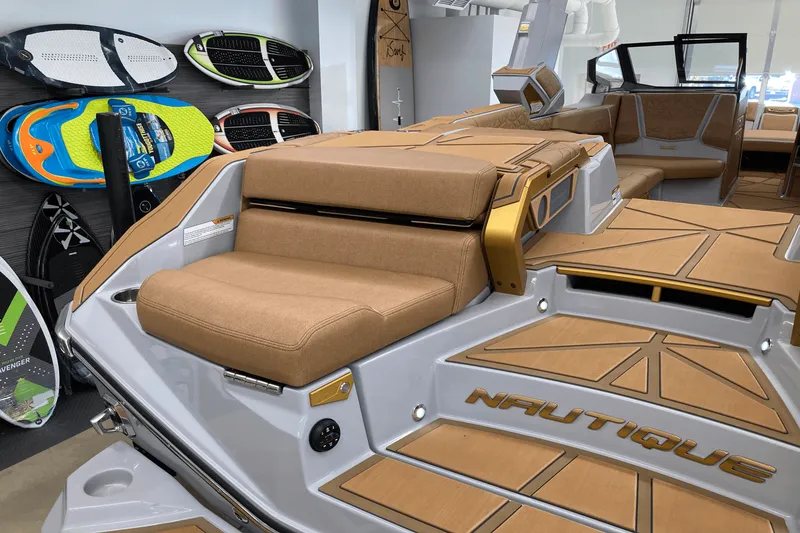 Slide: The Image of Nautique G25 Paragon 2025 - 11