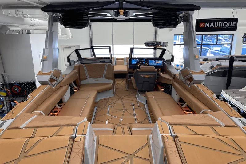 Slide: The Image of Nautique G25 Paragon 2025 - 15