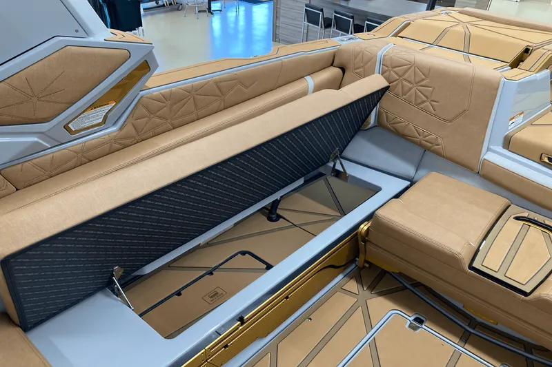 Slide: The Image of Nautique G25 Paragon 2025 - 18