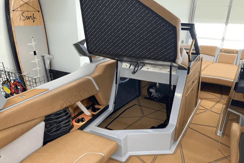 Slide: The Image of Nautique G25 Paragon 2025 - 22