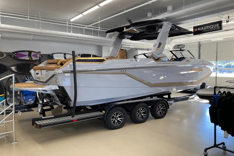Slide: The Image of Nautique G25 Paragon 2025 - 5