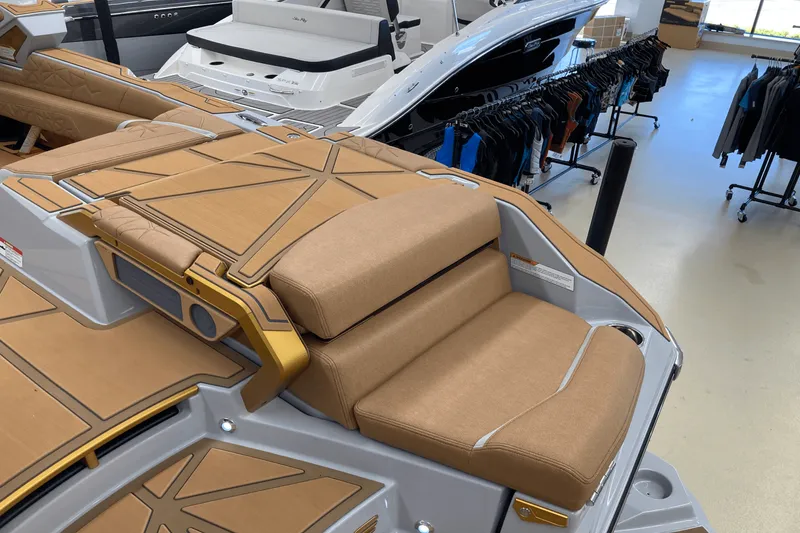 Slide: The Image of Nautique G25 Paragon 2025 - 12