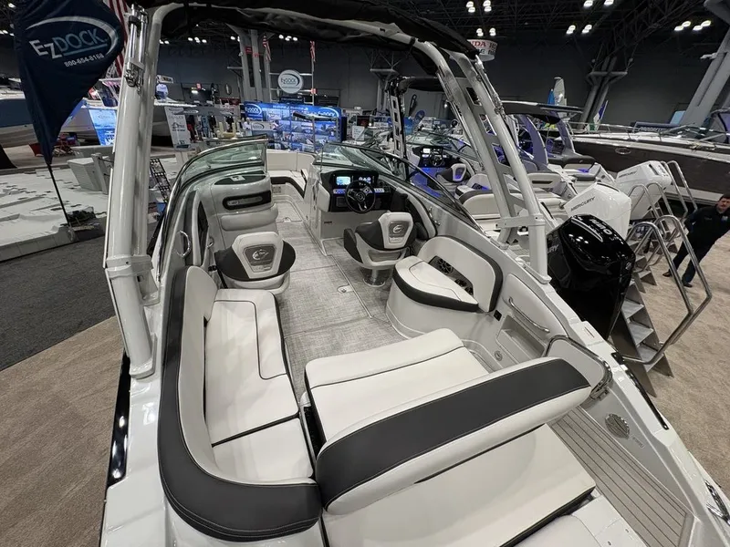Slide: The Image of Crownline Boats 250 XSS 2026 - 1