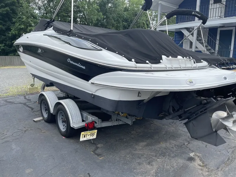 Slide: The Image of Crownline Boats 240 EX 2006 - 2