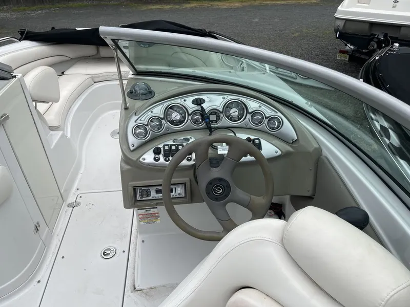 Slide: The Image of Crownline Boats 240 EX 2006 - 8