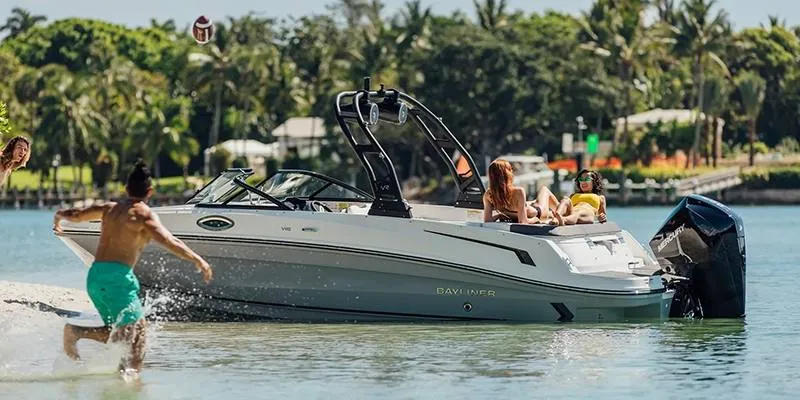 The Image of Bayliner VR Series VR6 Outboard 2027 - 0