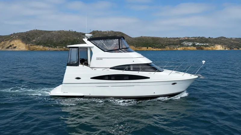 Slide: The Image of Carver Yachts 40 2004 - 21