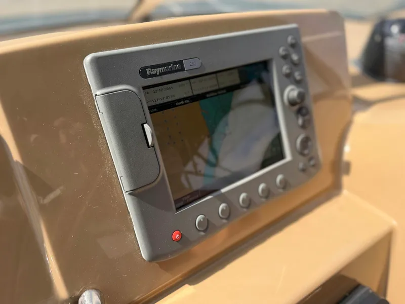 Slide: The Image of Carver Yachts 40 2004 - 6