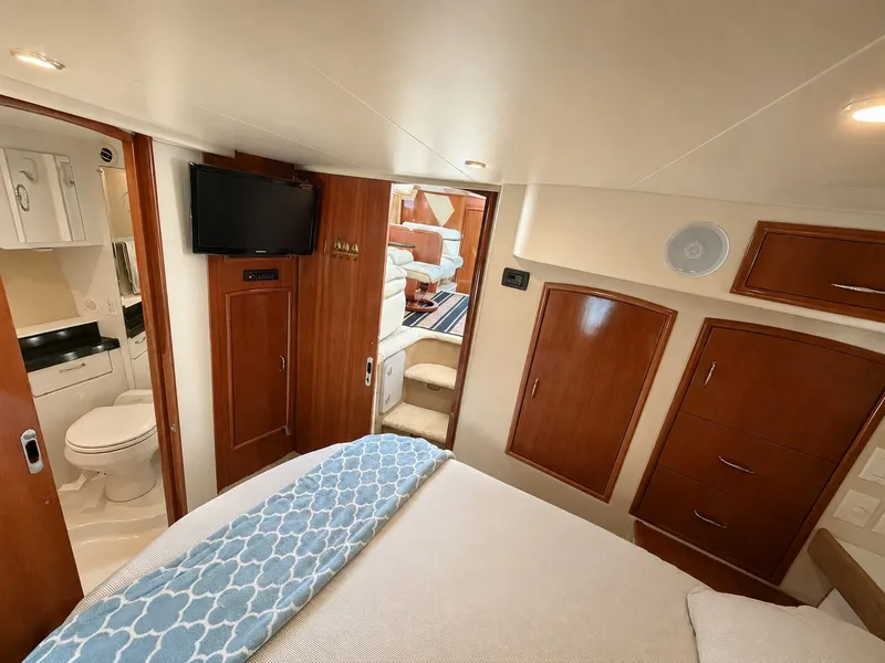 Slide: The Image of Carver Yachts 40 2004 - 15