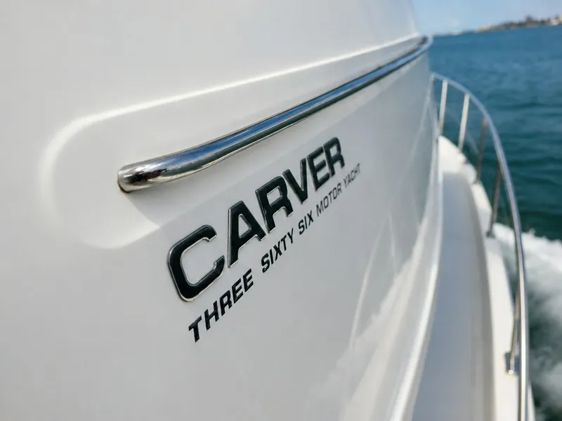 Slide: The Image of Carver Yachts 40 2004 - 22