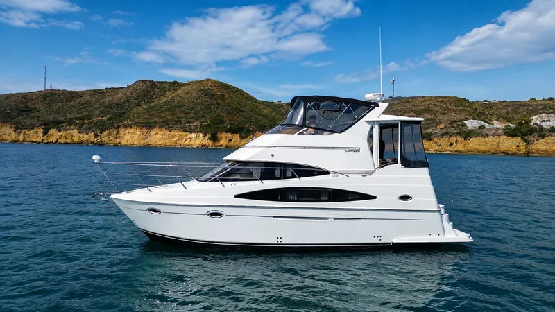 Slide: The Image of Carver Yachts 40 2004 - 20