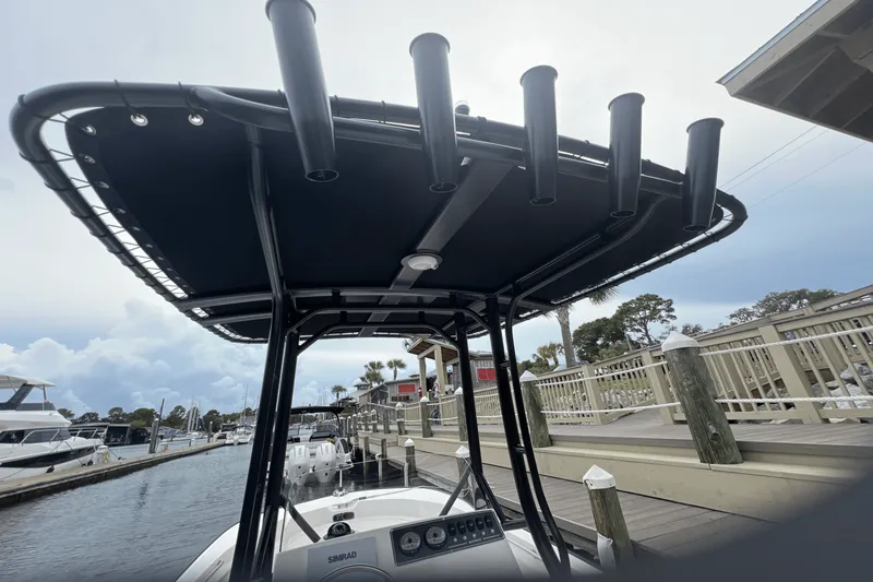 Slide: The Image of Boston Whaler 190 Montauk 2025 - 11