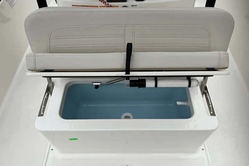 Slide: The Image of Boston Whaler 190 Montauk 2025 - 8
