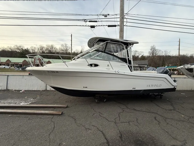 The Image of Robalo R265 WA 2013 - undefined