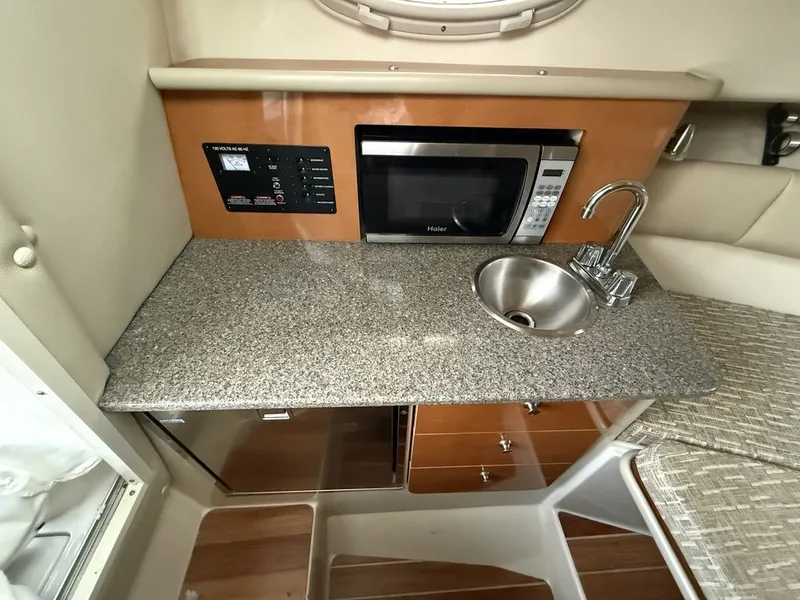 Slide: The Image of Robalo R265 WA 2013 - 9