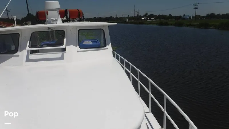 Slide: The Image of Bow To Stern Port Side Bow View - 6082850