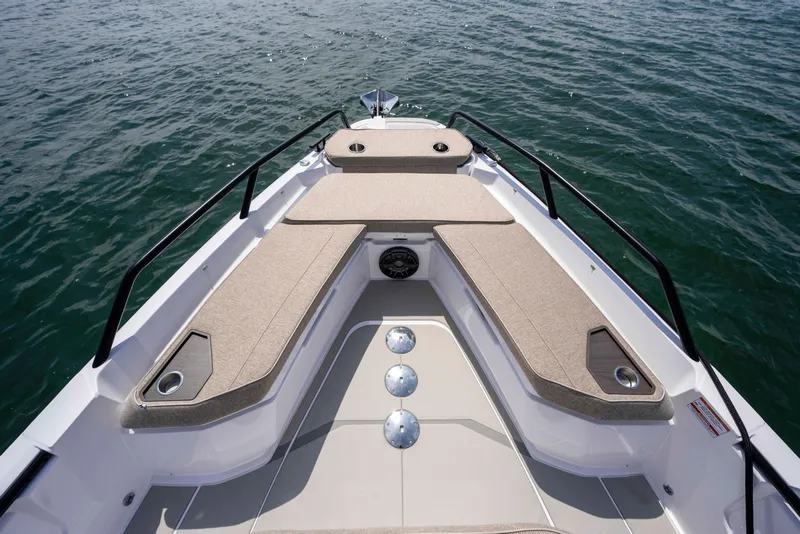 Slide: The Image of Axopar 38 Cross Cabin 2026 - 8