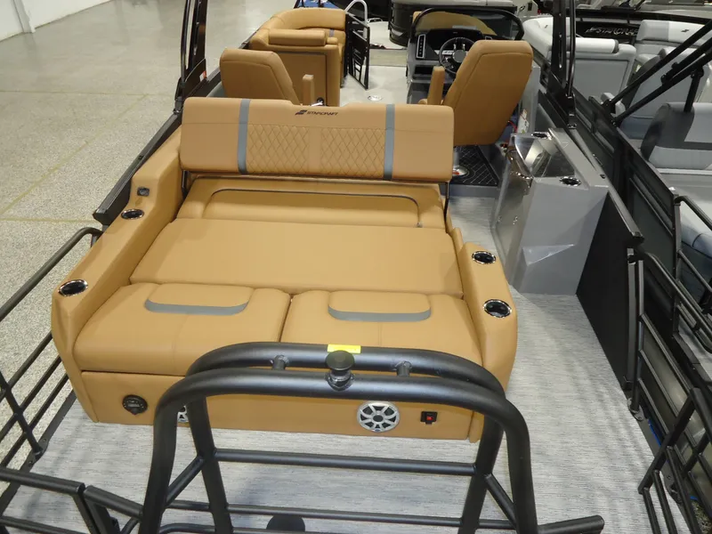 Slide: The Image of Starcraft Marine RX 23 Q DH 2026 - 1