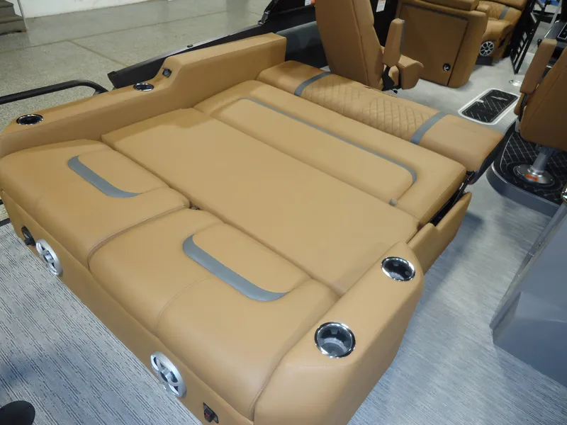 Slide: The Image of Starcraft Marine RX 23 Q DH 2026 - 2