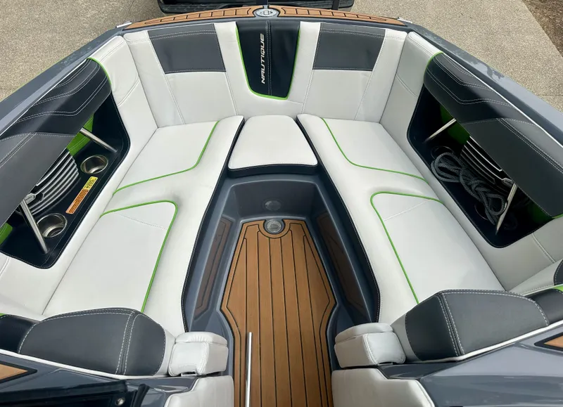 Slide: The Image of Nautique Super Air Nautique G 2014 - 8