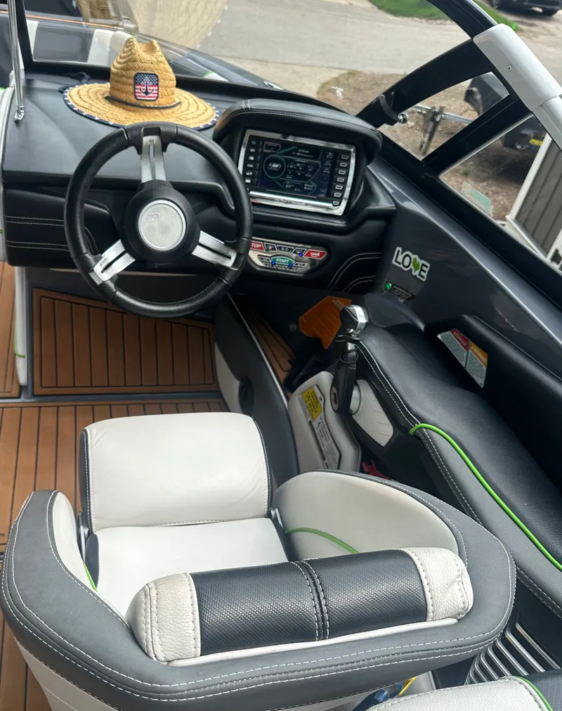 Slide: The Image of Nautique Super Air Nautique G 2014 - 3