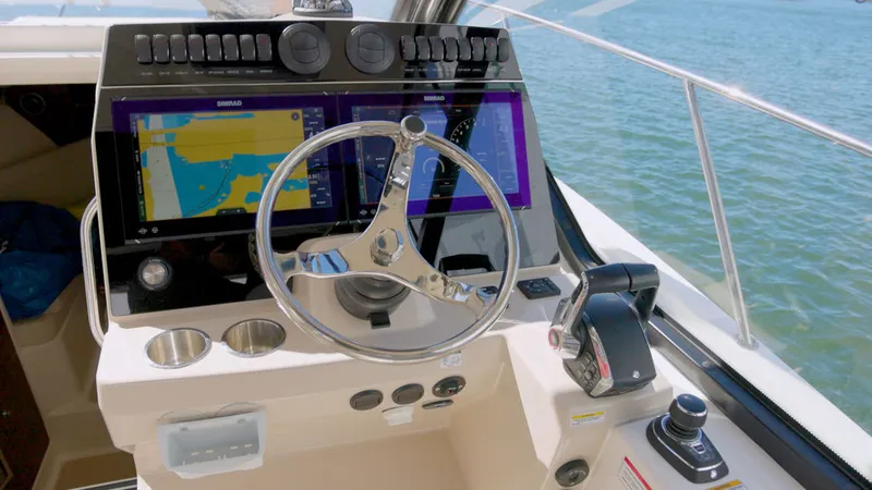 Slide: The Image of Boston Whaler 325 Conquest 2023 - 12