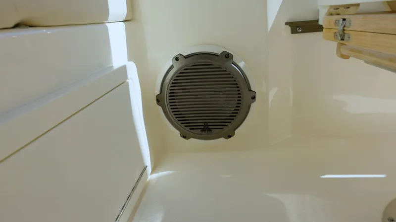 Slide: The Image of Boston Whaler 325 Conquest 2023 - 15