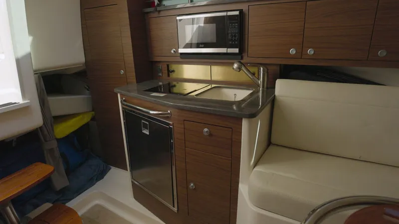 Slide: The Image of Boston Whaler 325 Conquest 2023 - 18