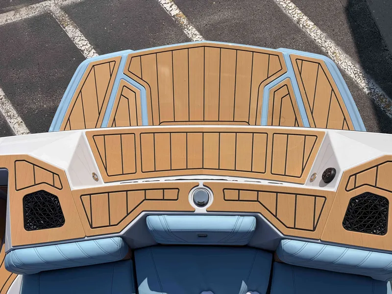 Slide: The Image of Nautique Ski Nautique 2027 - 8