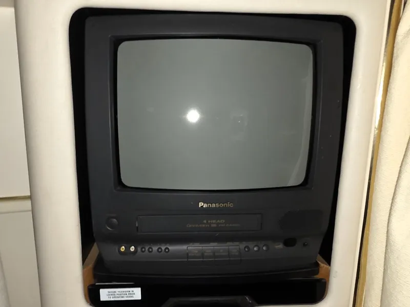 Slide: The Image of Sea Ray 340DA 1999 - 37