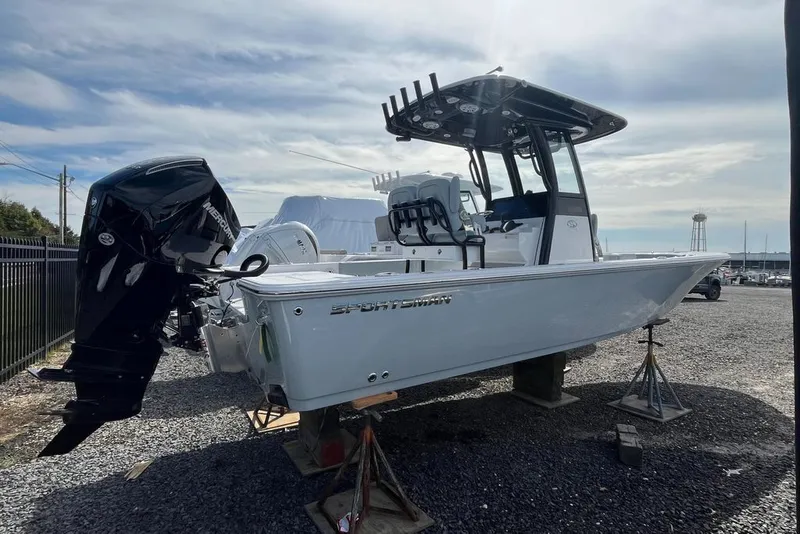 The Image of Sportsman Masters 247OE Bay Boat 2026 - 0