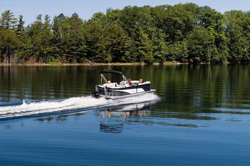 Slide: The Image of Crest Classic Fish 200 SF 2023 - 12