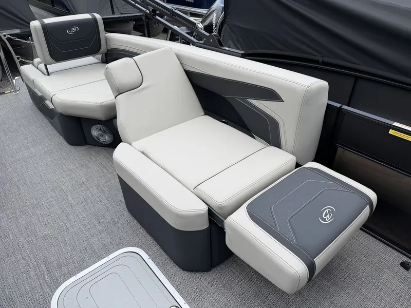 Slide: The Image of Barletta Boats C22M Triple-Toon 2026 - 27