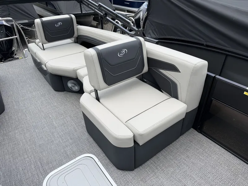 Slide: The Image of Barletta Boats C22M Triple-Toon 2026 - 30