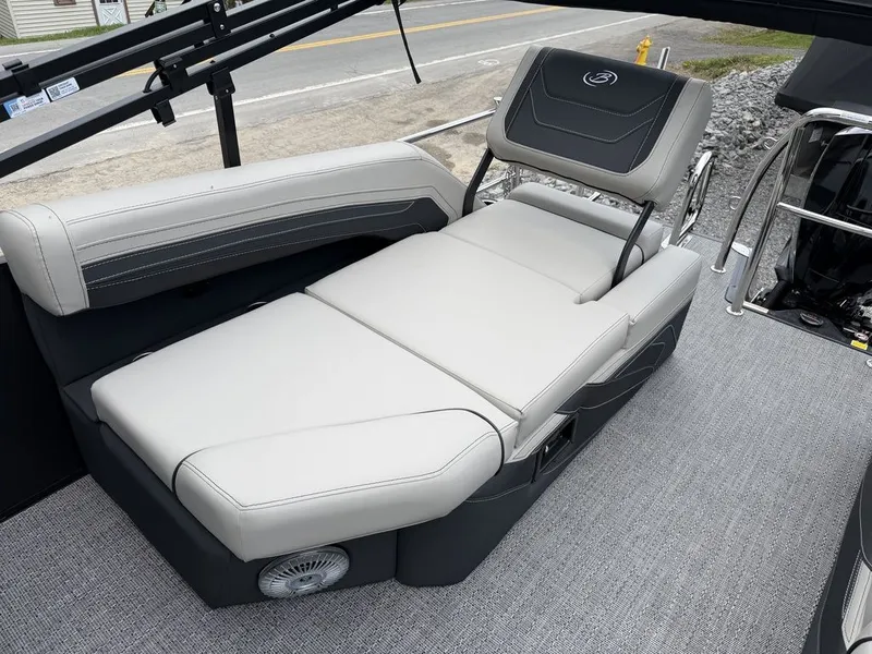 Slide: The Image of Barletta Boats C22M Triple-Toon 2026 - 25