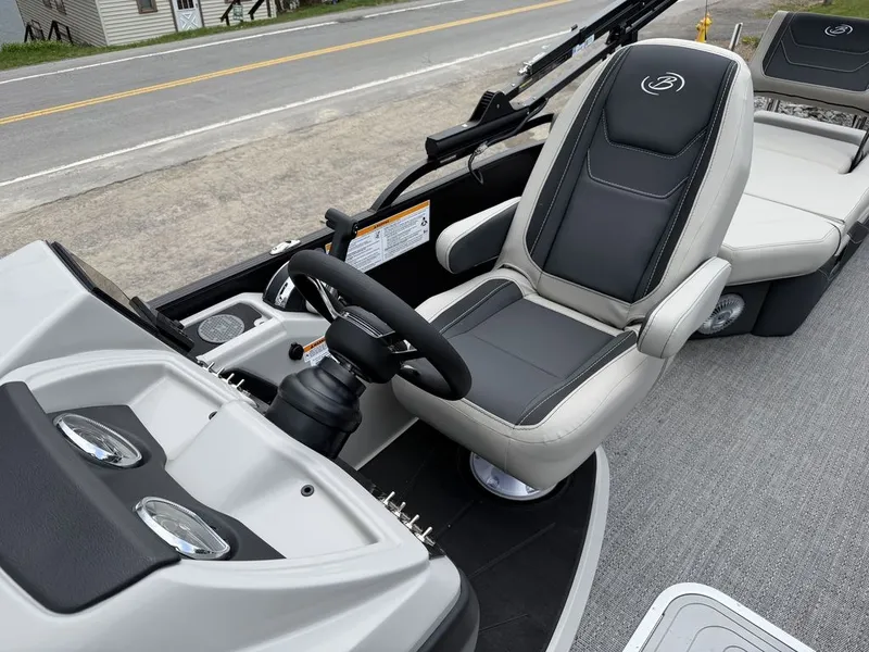 Slide: The Image of Barletta Boats C22M Triple-Toon 2026 - 34