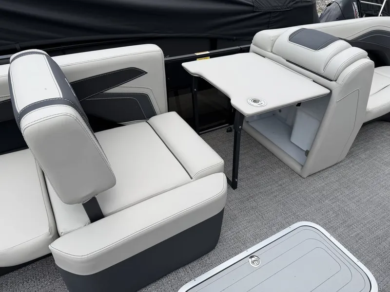 Slide: The Image of Barletta Boats C22M Triple-Toon 2026 - 18