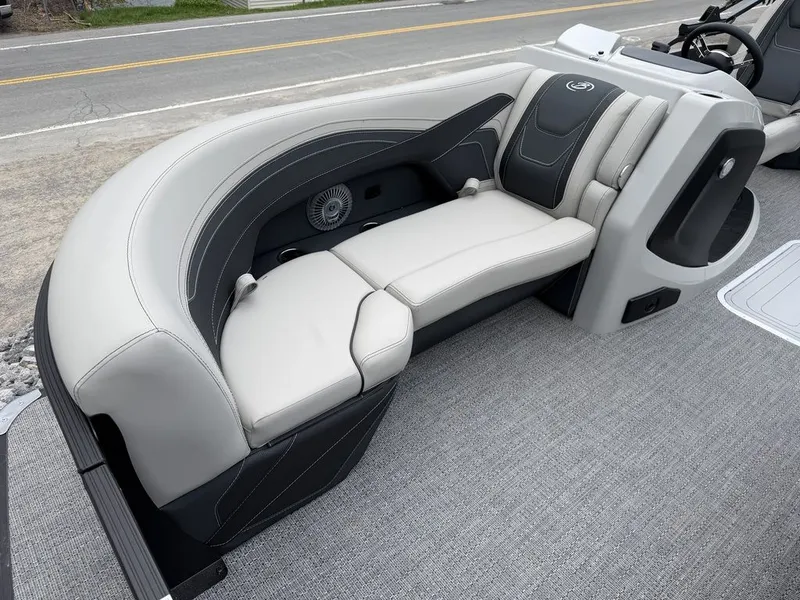 Slide: The Image of Barletta Boats C22M Triple-Toon 2026 - 7