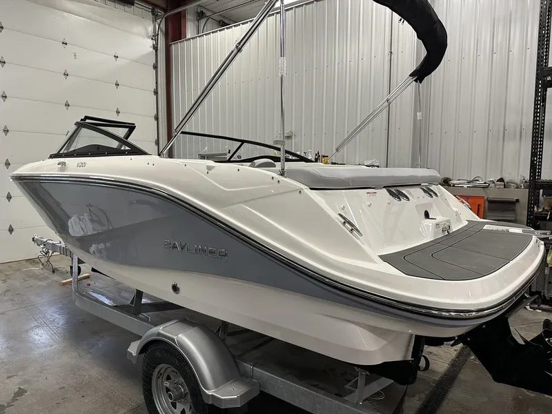 Slide: The Image of Bayliner V20I 2026 - 3
