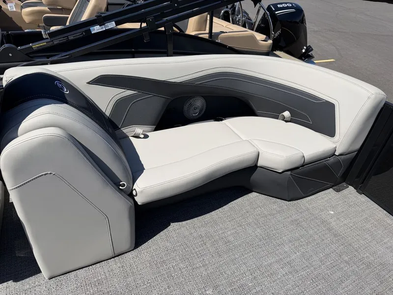 Slide: The Image of Barletta Boats C22QC Triple-Toon 2026 - 29