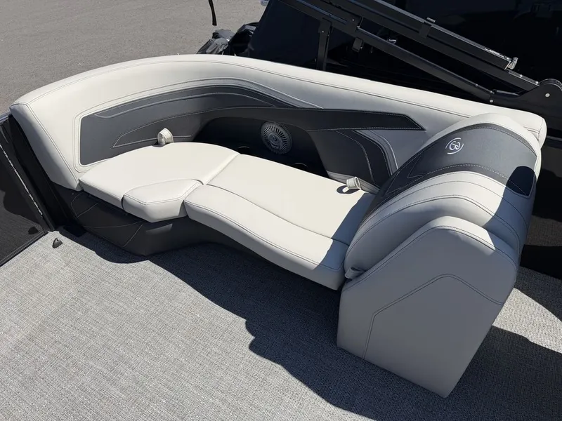 Slide: The Image of Barletta Boats C22QC Triple-Toon 2026 - 31