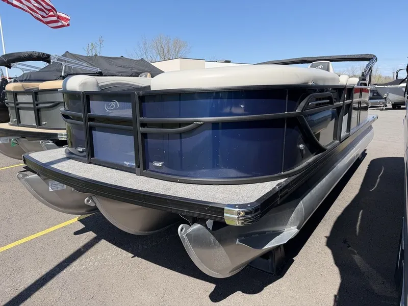 Slide: The Image of Barletta Boats C22QC Triple-Toon 2026 - 2